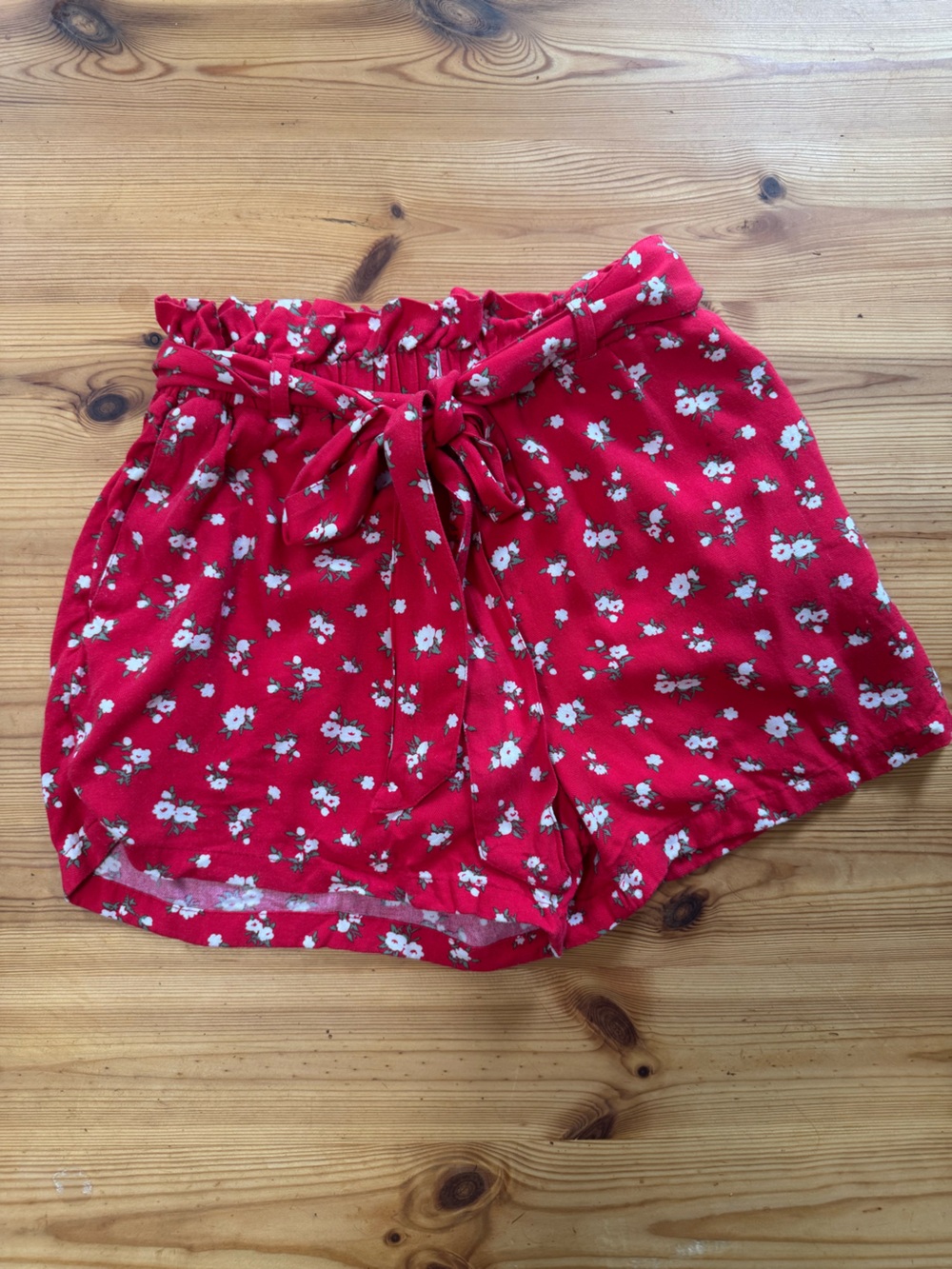 Hollister Red Floral Paperbag Waist Women's Shorts